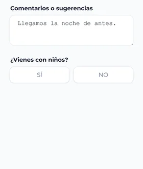 El campo de comentarios o sugerencias y una pregunta propia sobre los niños en el formulario de confirmación de la boda